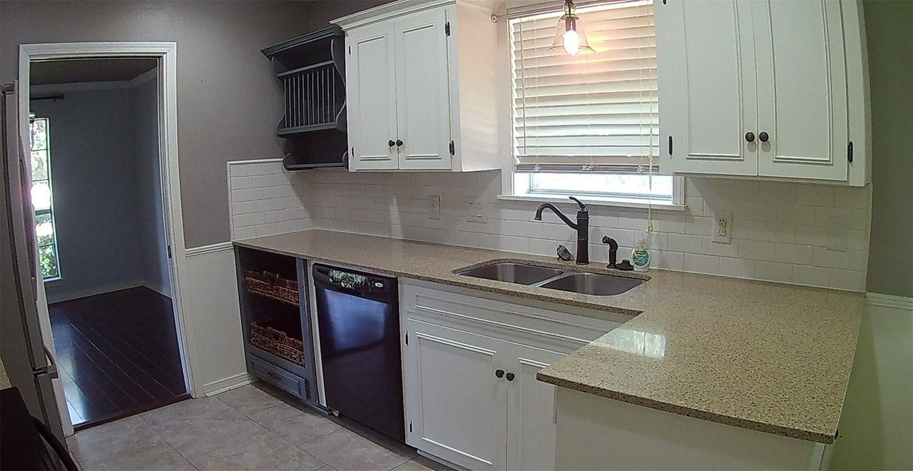 601 Rock Hollow Dr - Photo 7 of 22