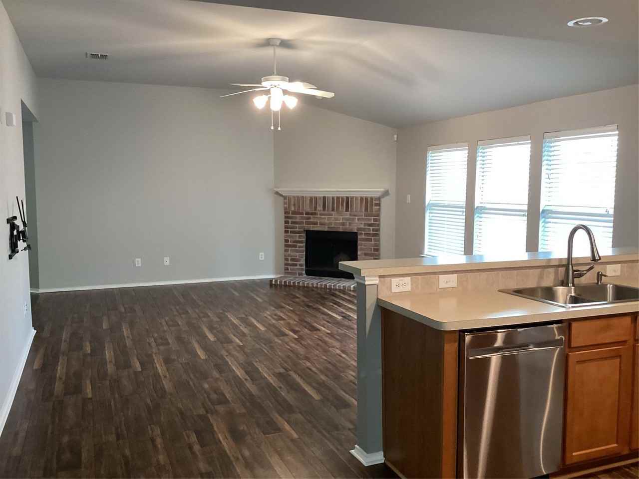 4204 Silverwood Trl - Photo 4 of 23
