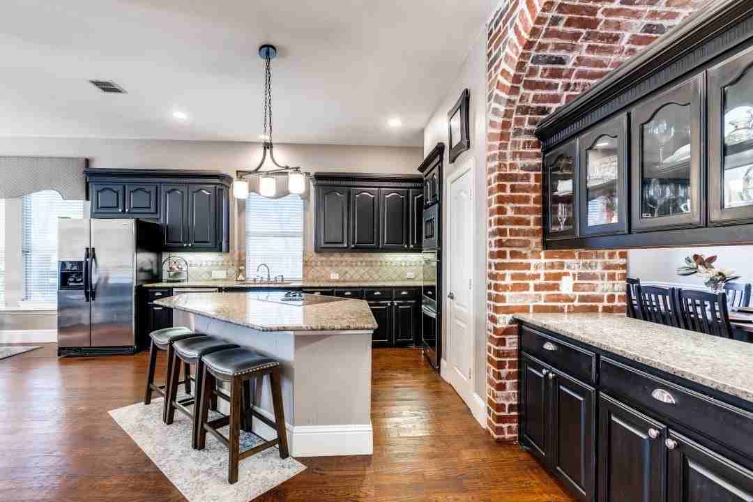 5203 Cree Dr - Photo 7 of 33