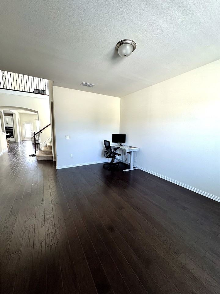 2509 Temple Dr - Photo 2 of 28