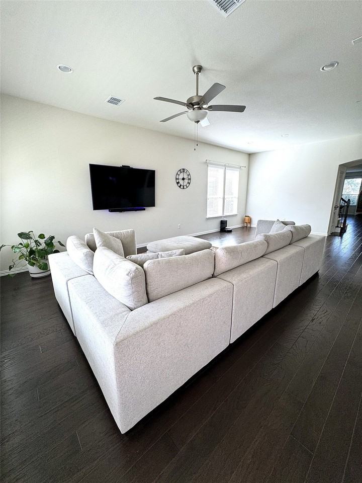 2509 Temple Dr - Photo 3 of 28