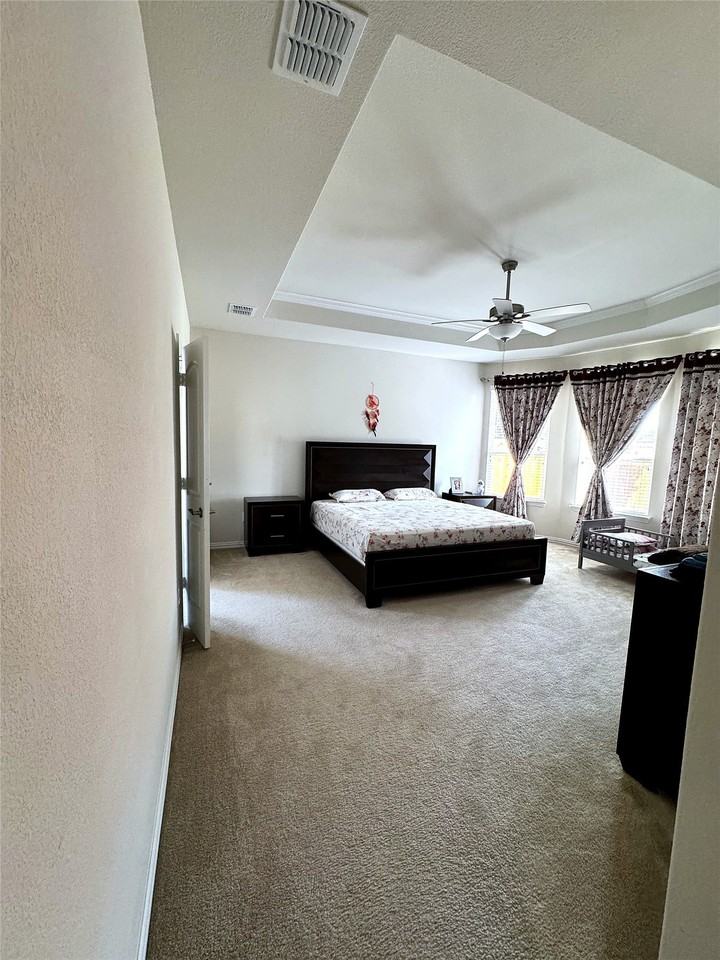 2509 Temple Dr - Photo 6 of 28