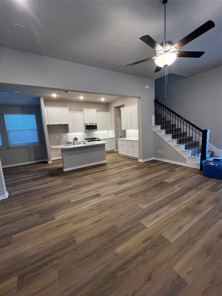 1107 Mesa St - Photo 2 of 16