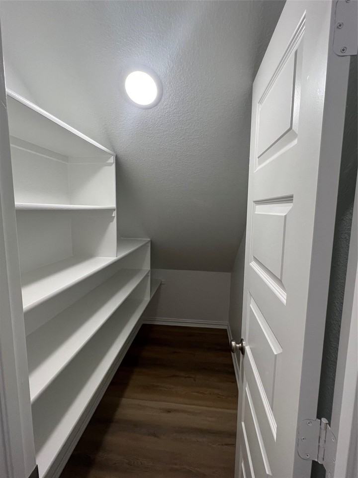 1107 Mesa St - Photo 5 of 16