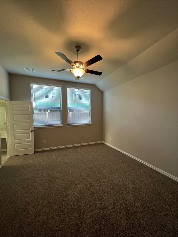 1107 Mesa St - Photo 7 of 16