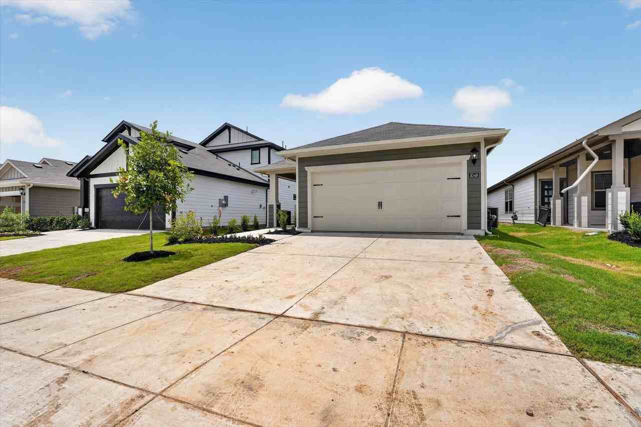 3048 Belton Dr - Photo 2 of 30