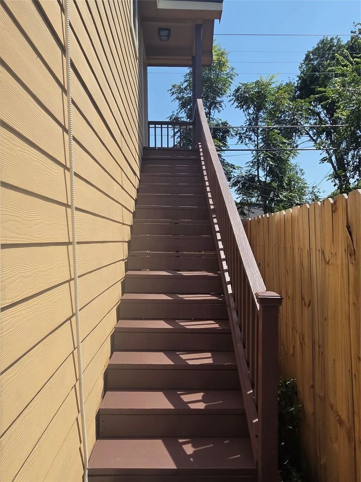 2740 Burlington Blvd - Photo 4 of 18