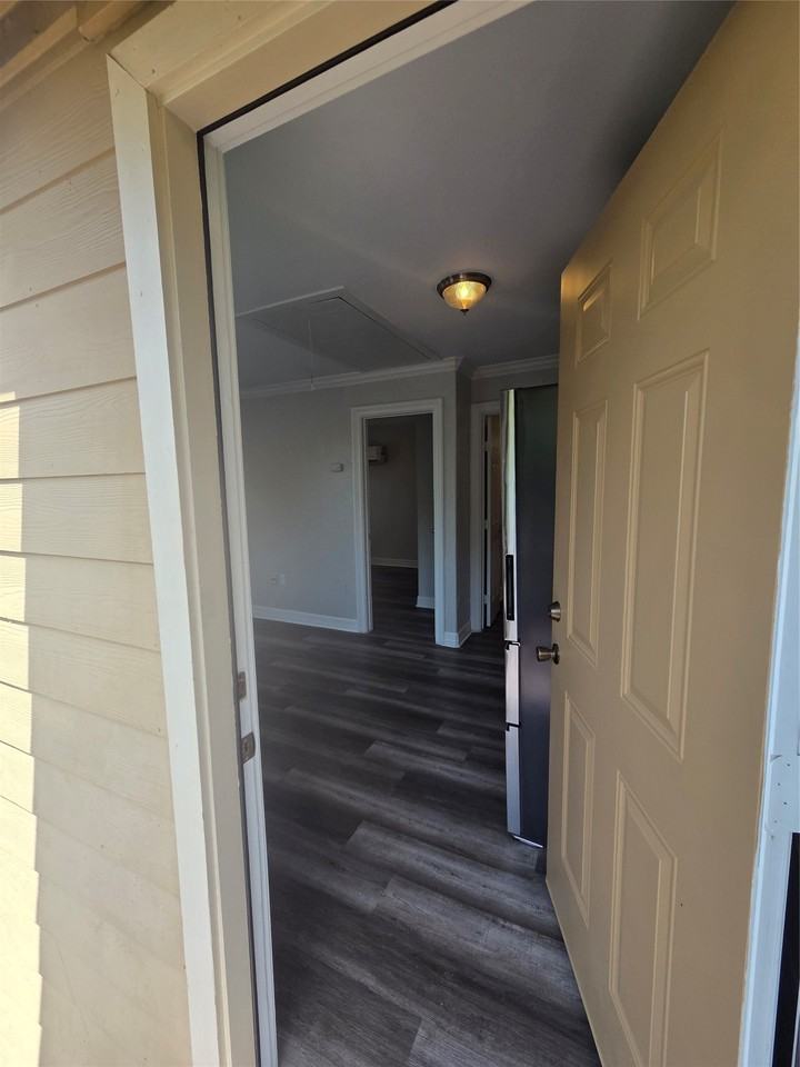 2740 Burlington Blvd - Photo 5 of 18