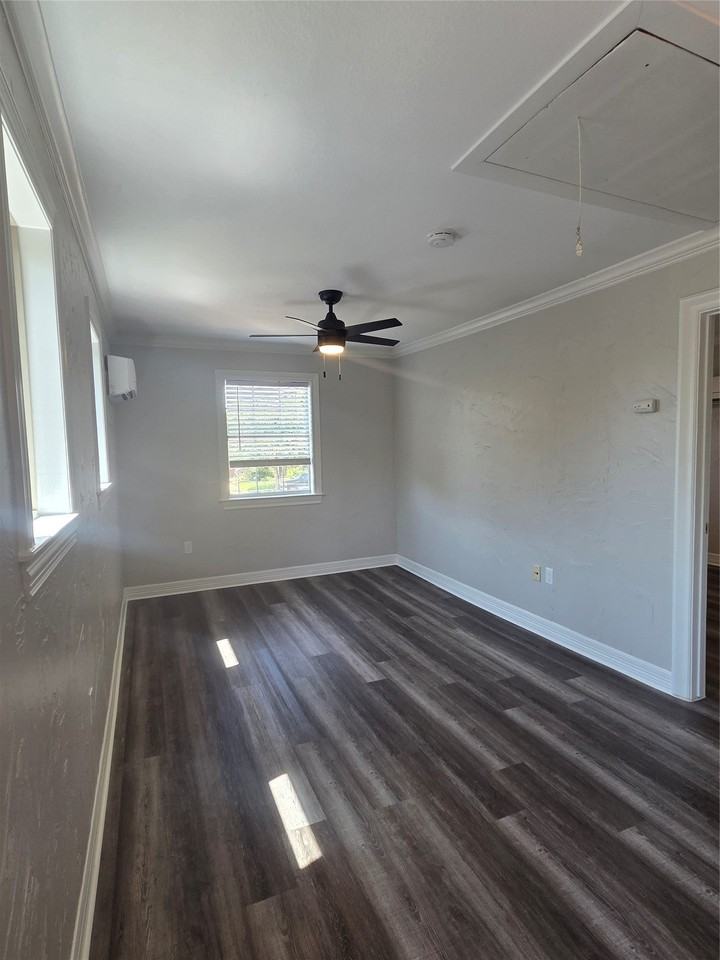 2740 Burlington Blvd - Photo 7 of 18