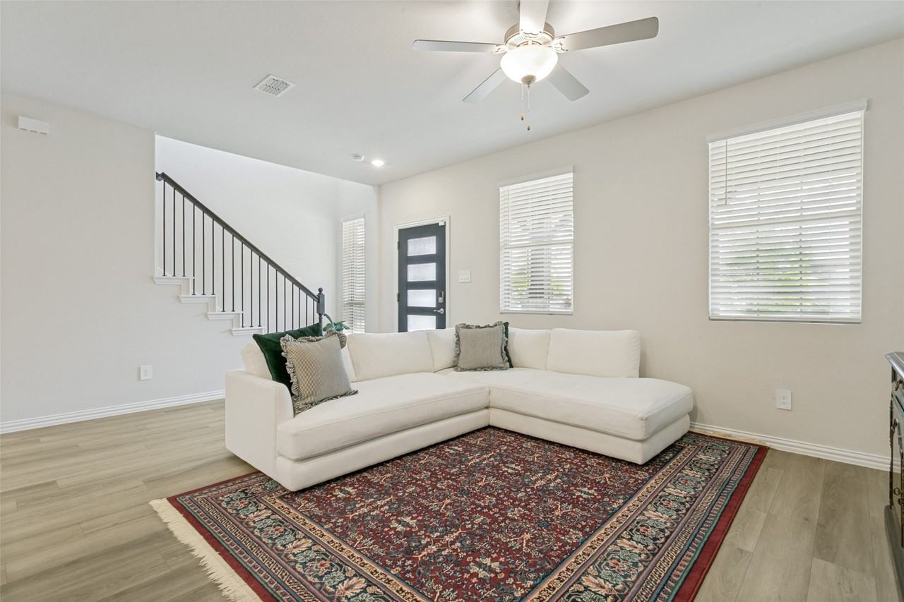 2657 Amistad Ln - Photo 5 of 26