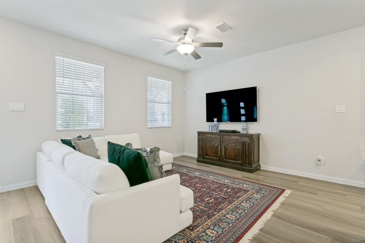 2657 Amistad Ln - Photo 6 of 26