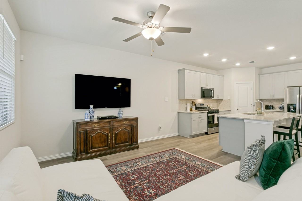 2657 Amistad Ln - Photo 7 of 26