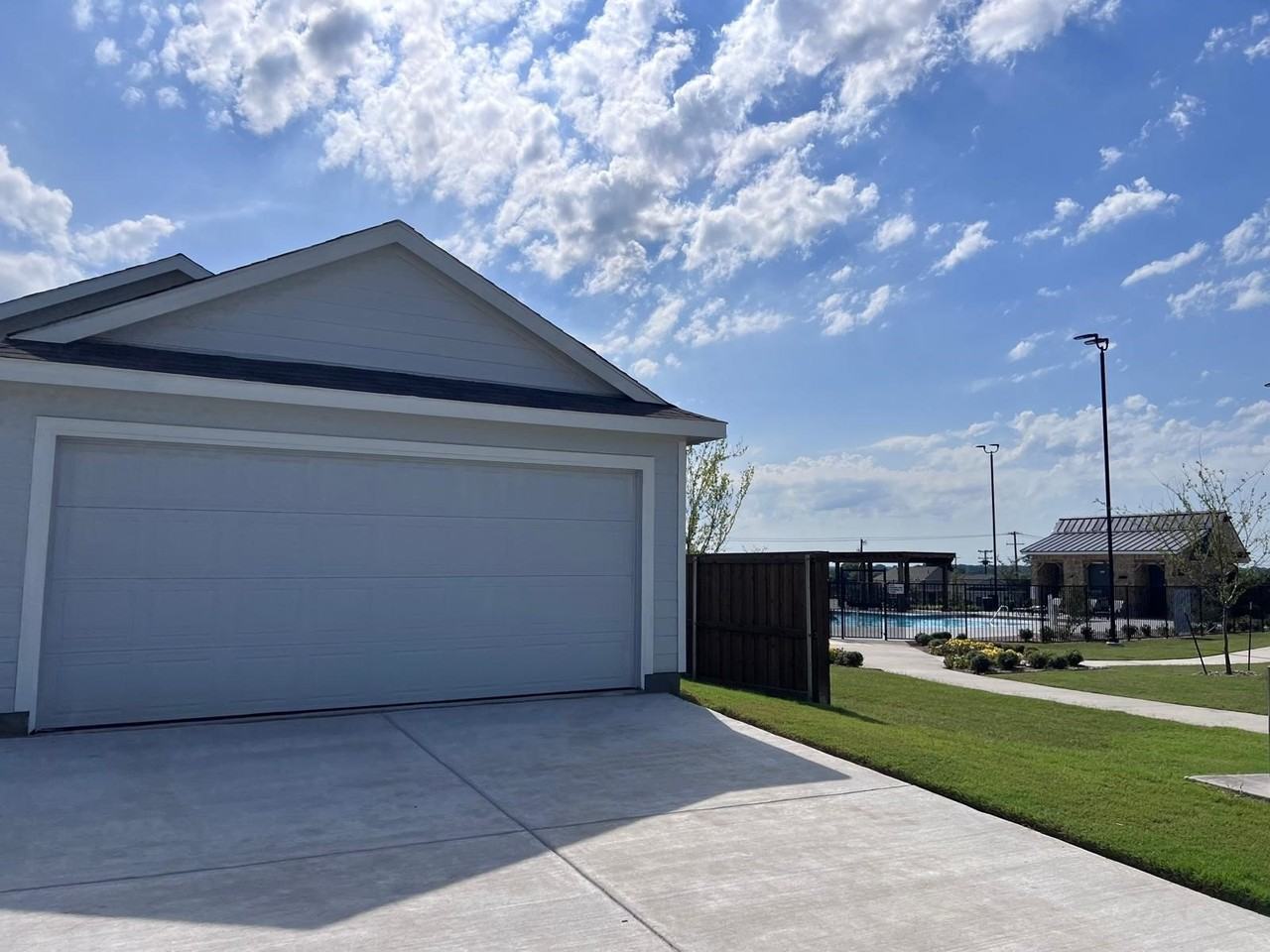 3927 Ontario Way - Photo 4 of 26