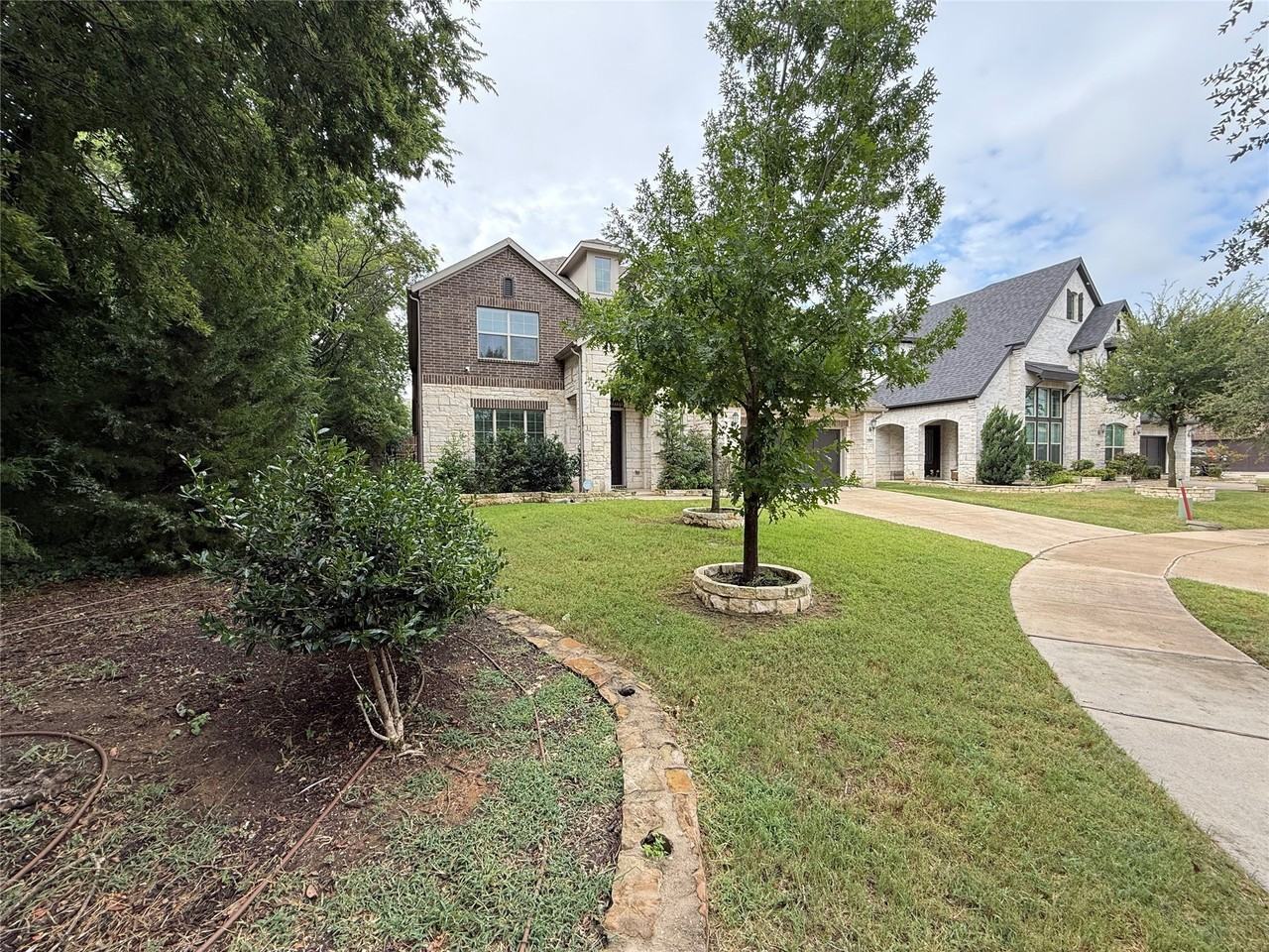 13591 Vineyard Ln - Photo 3 of 27