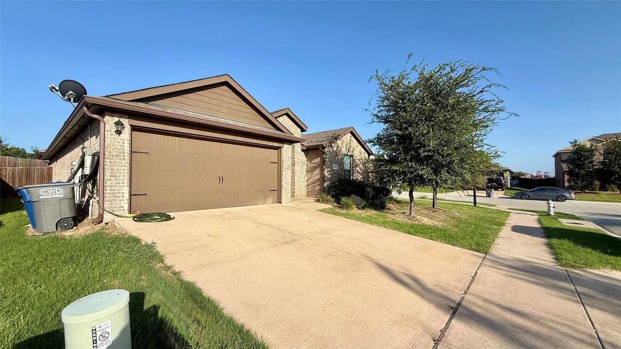 1113 Meadow Side Dr - Photo 6 of 22