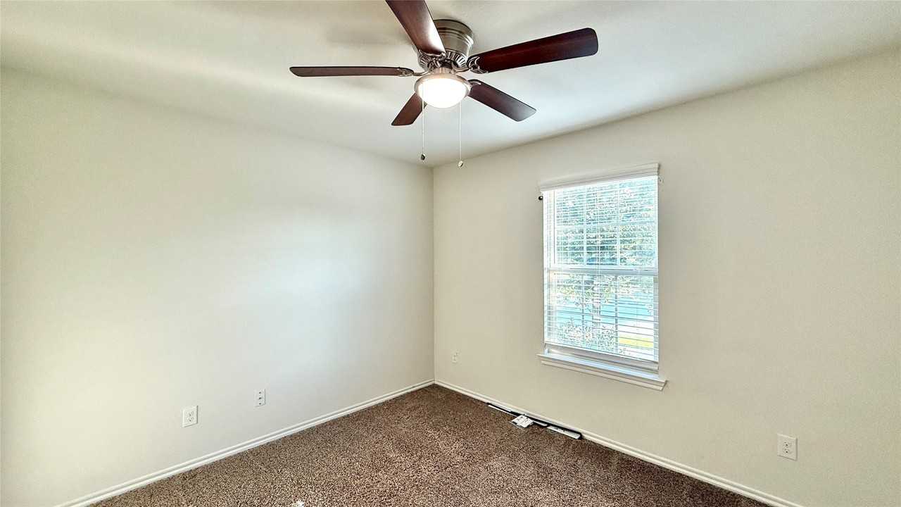 1113 Meadow Side Dr - Photo 7 of 22