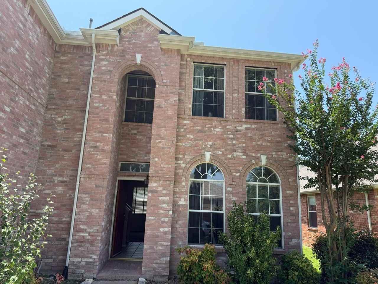 3104 Deleon Dr - Photo 3 of 37