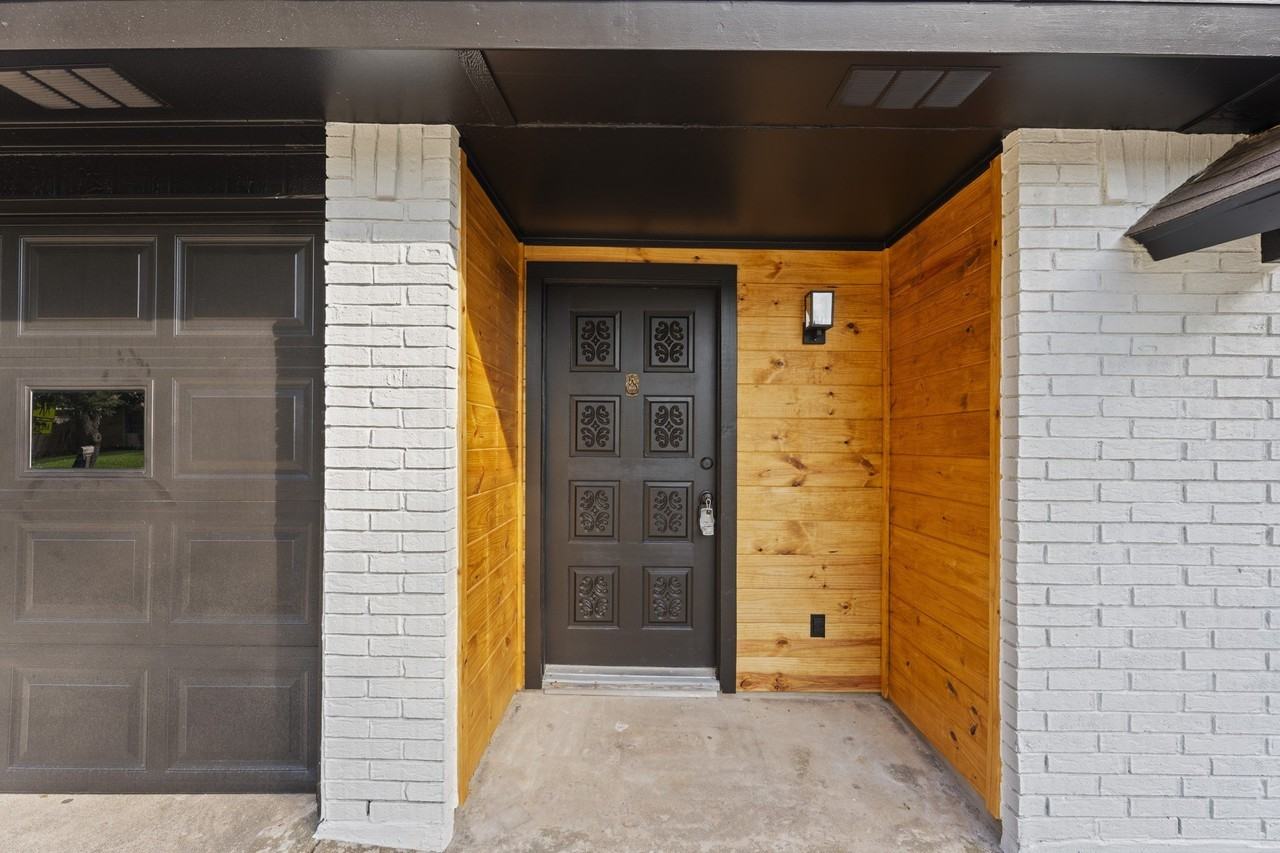 421 Parkvale Ln - Photo 4 of 27