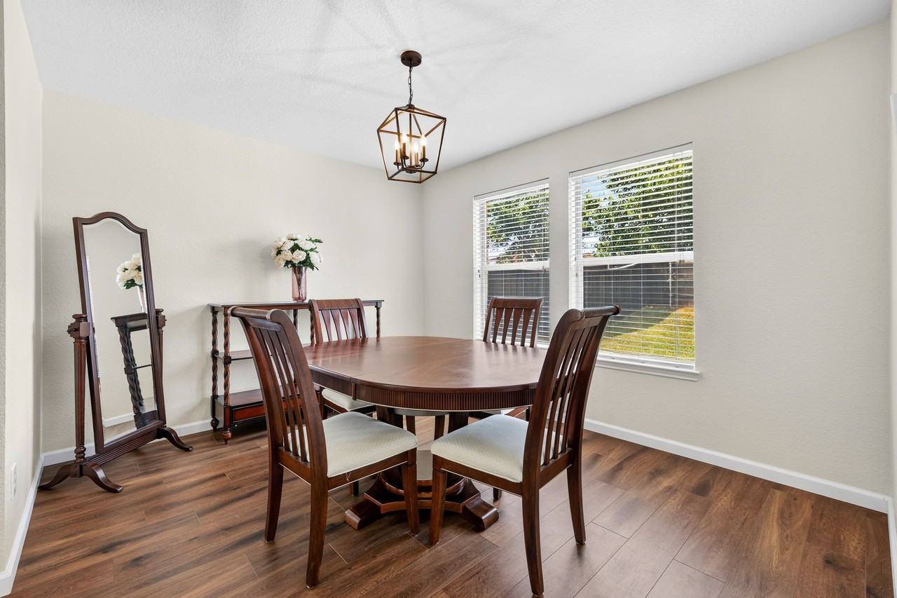 3612 Truman St - Photo 6 of 21