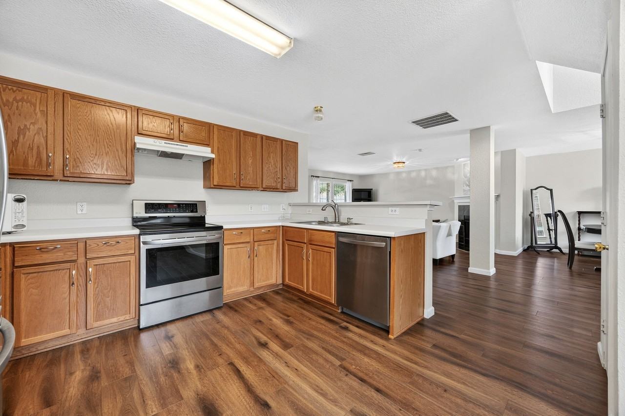 3612 Truman St - Photo 7 of 21