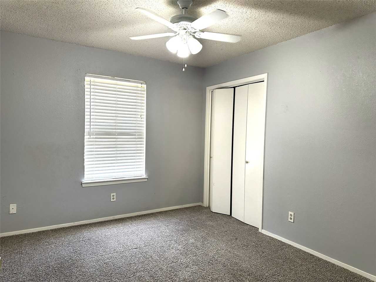719 Windcrest Dr - Photo 6 of 9
