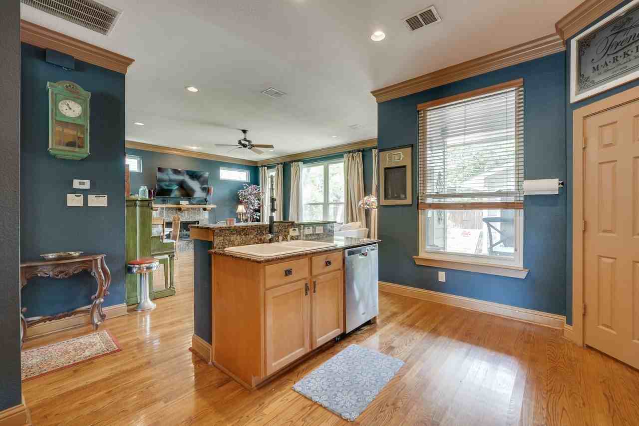 5429 Victor St - Photo 7 of 20