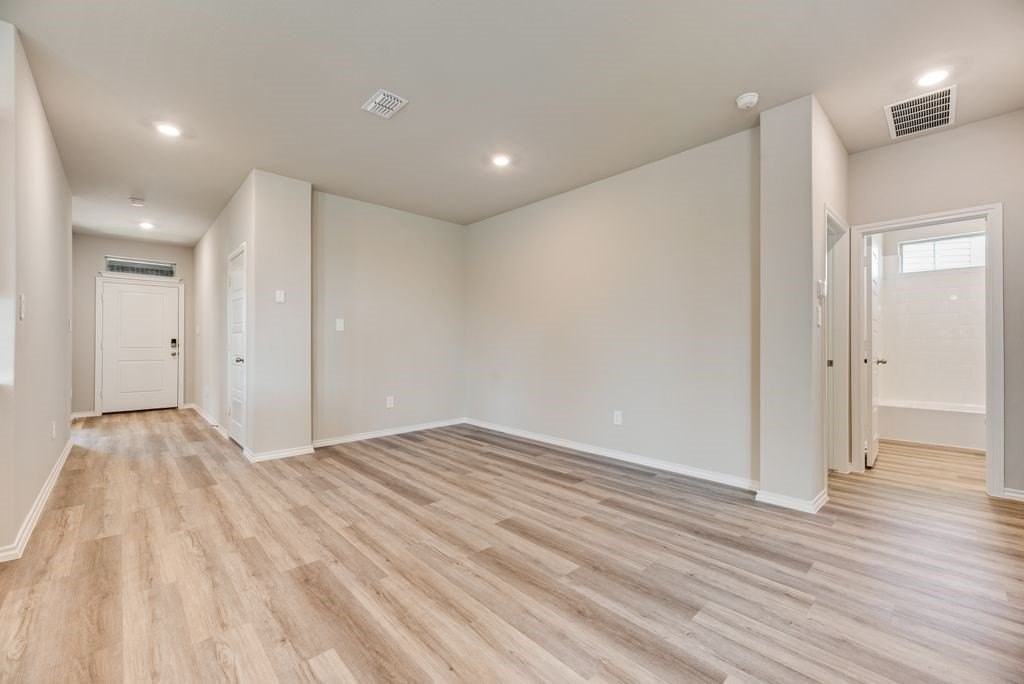 752 Rubicon Rd - Photo 3 of 19