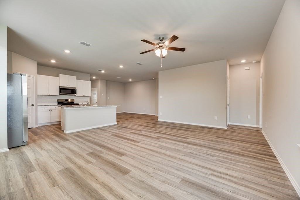 752 Rubicon Rd - Photo 5 of 19