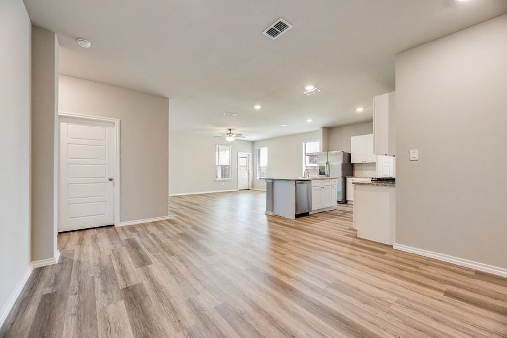 752 Rubicon Rd - Photo 6 of 19
