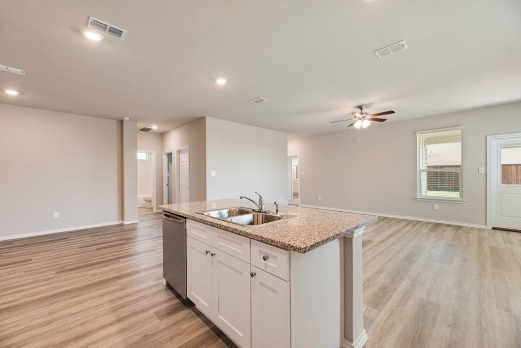 752 Rubicon Rd - Photo 7 of 19