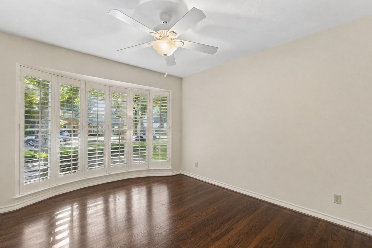 11122 Candlelight Ln - Photo 5 of 19