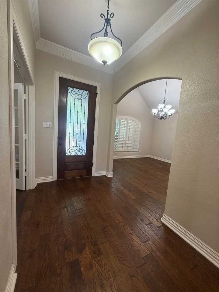 309 Bay Hill Ct - Photo 5 of 18