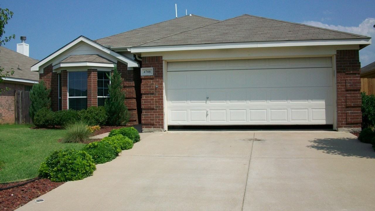 4708 Topaz Ln - Photo 2 of 22