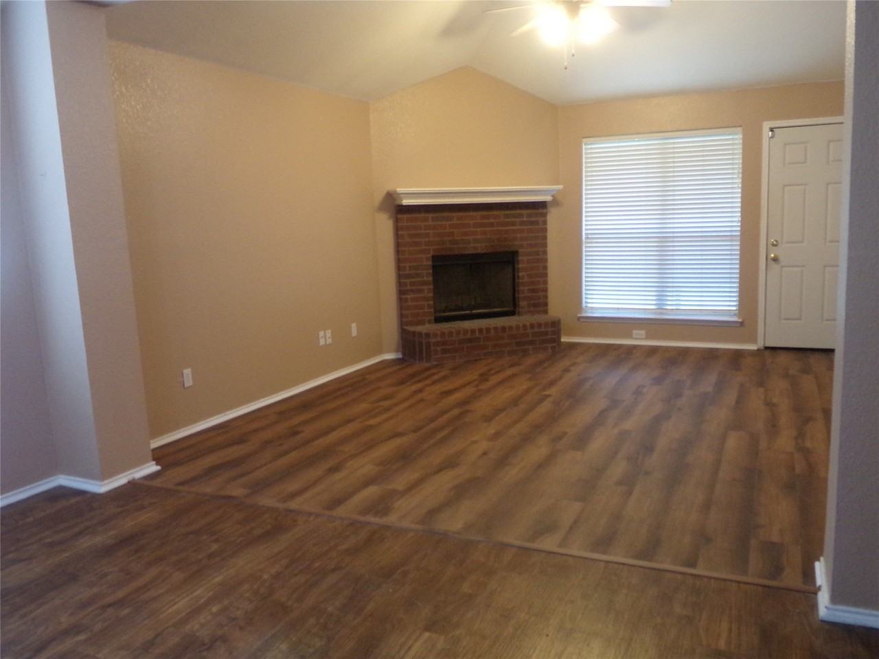 4708 Topaz Ln - Photo 4 of 22
