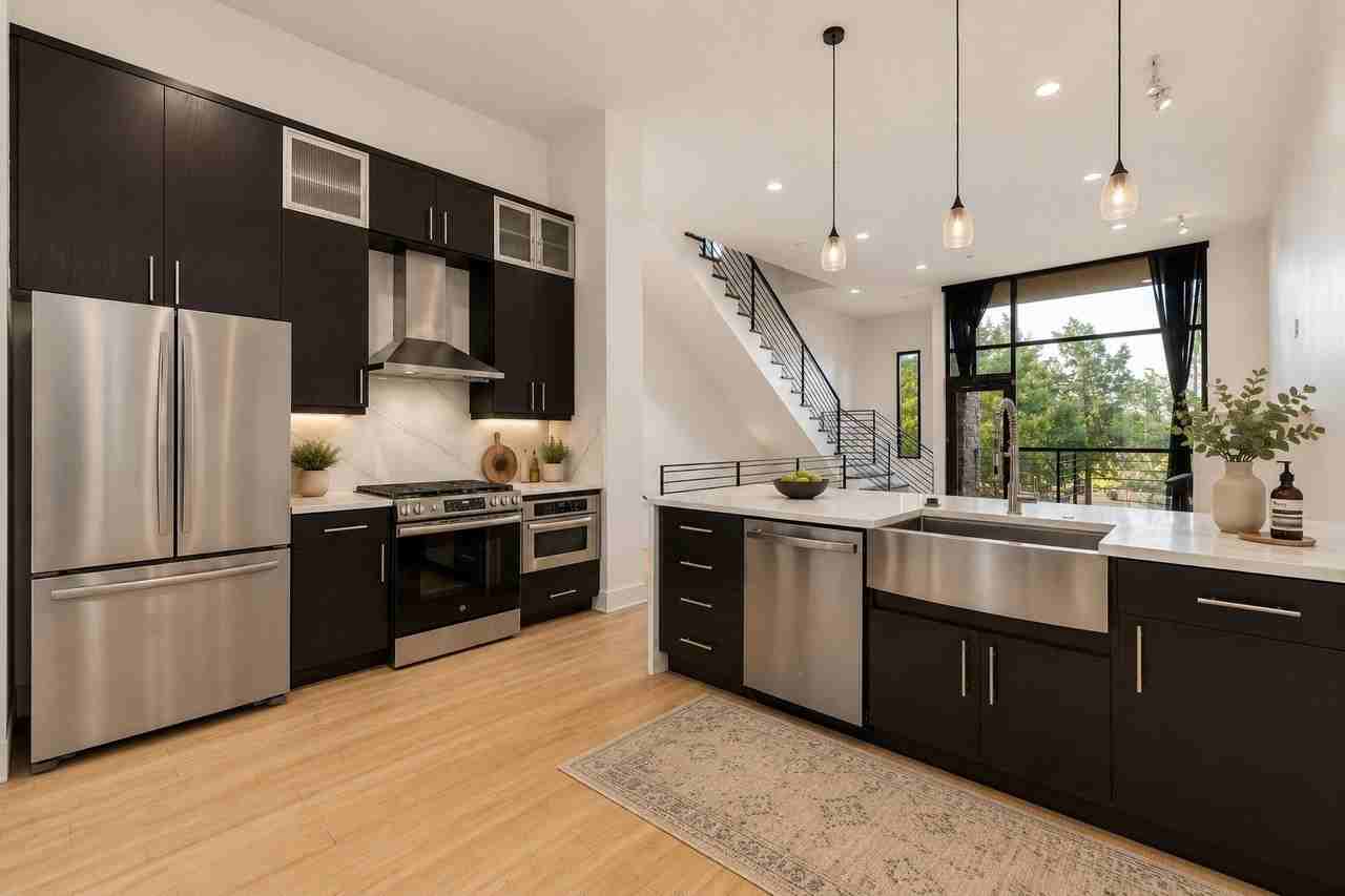 3200 Thomas Ave #K - Photo 3 of 17