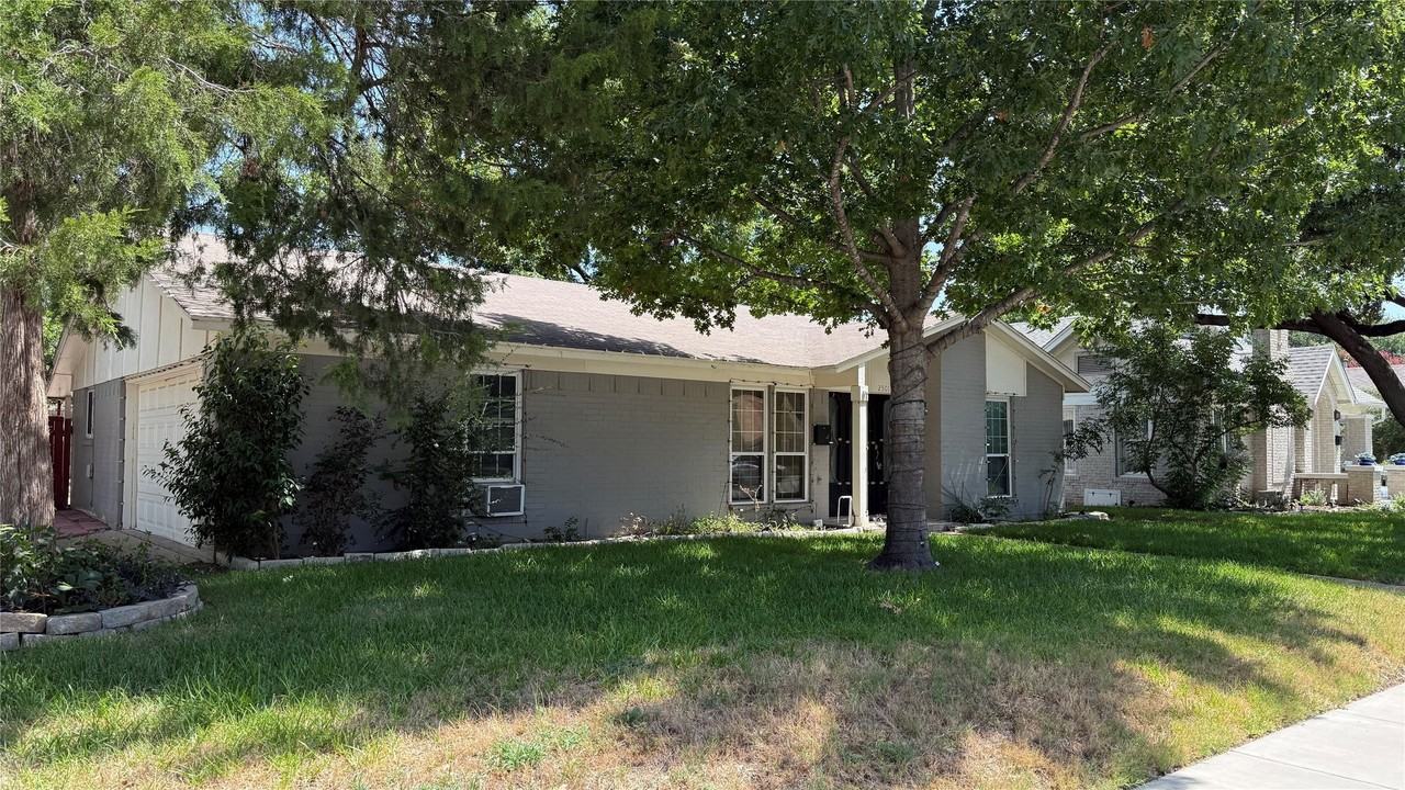 2501 Yucca Ave