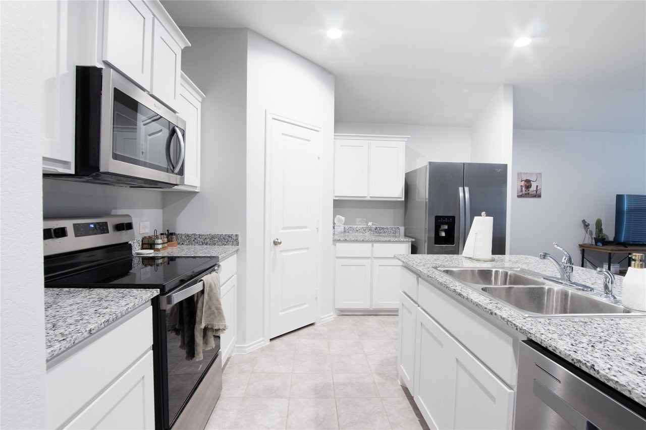 9501 Mountain Mint Dr - Photo 7 of 15
