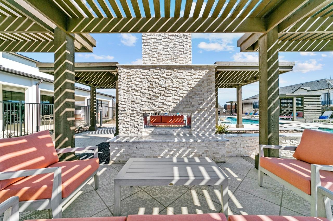 1109 Imperial Blvd - Photo 3 of 7