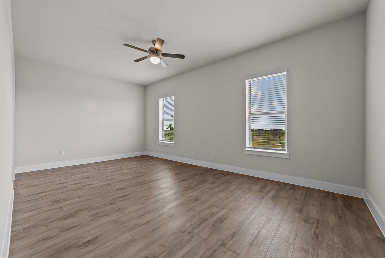 1100 Ebony Dr - Photo 7 of 36