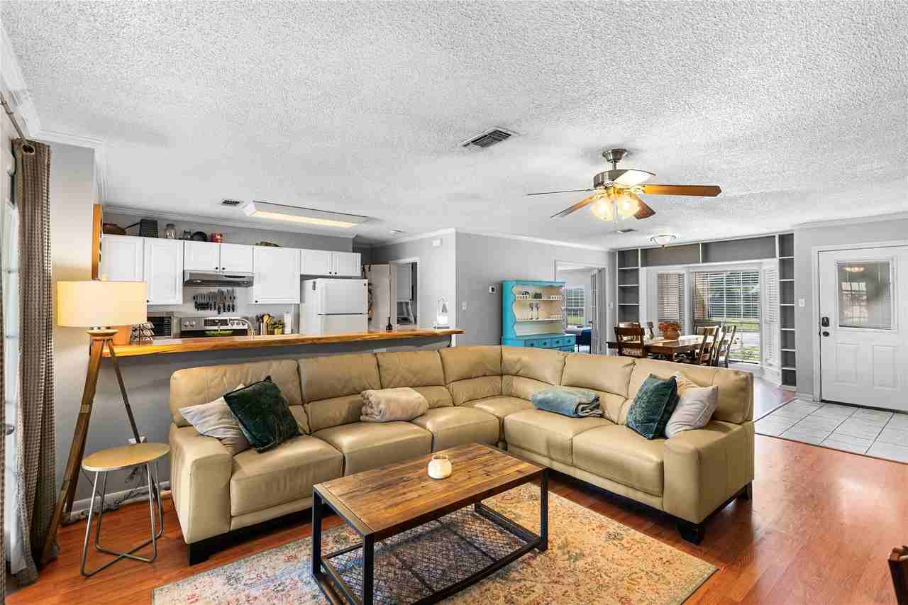 904 Kent Dr - Photo 2 of 15