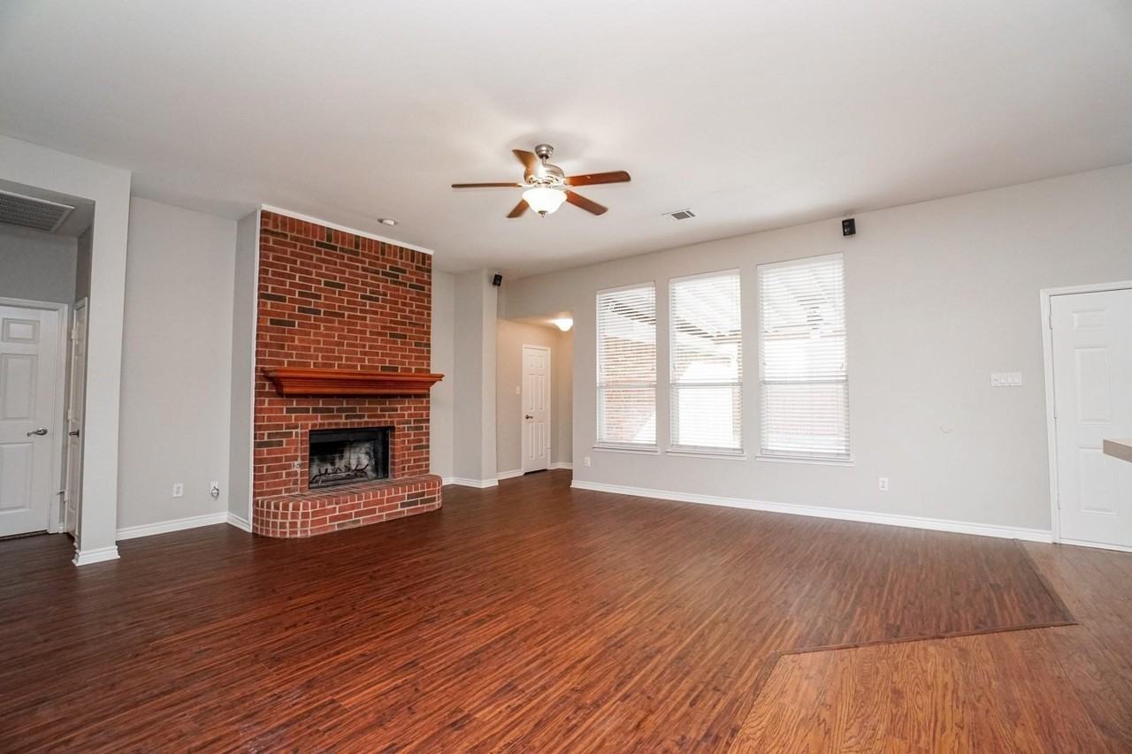 15827 Palo Pinto Dr - Photo 5 of 27