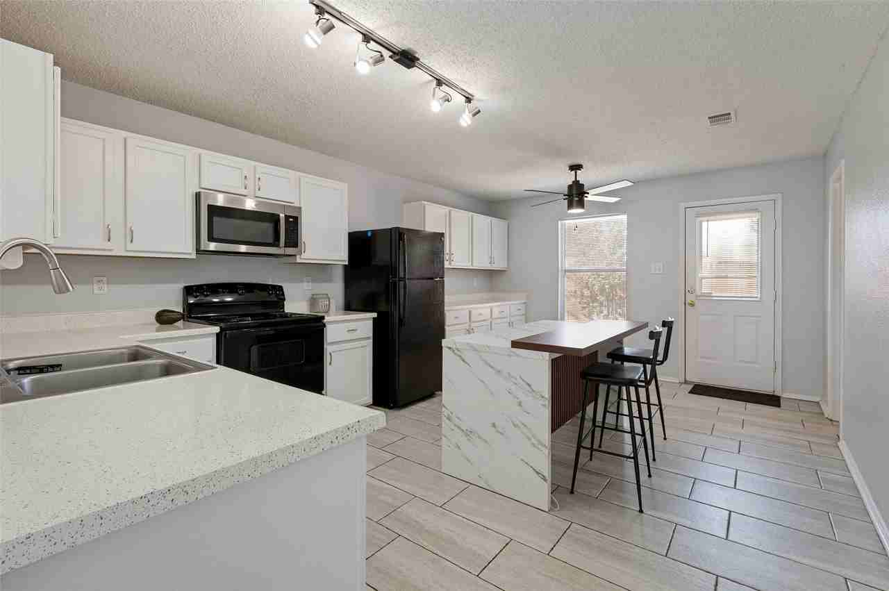 1008 White Dove Dr - Photo 5 of 12