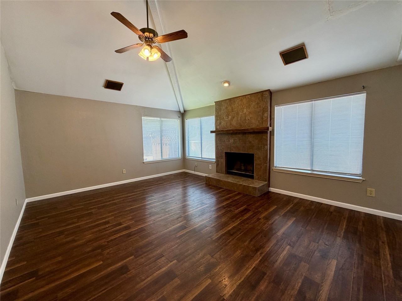 7905 Rice Dr - Photo 4 of 25