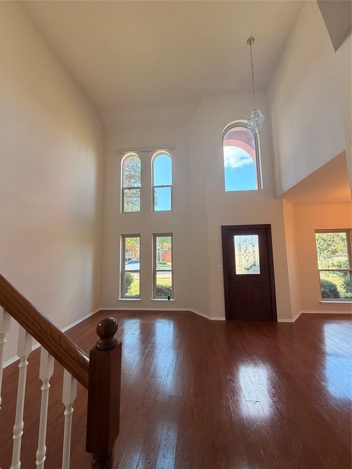 4300 Giovanni Dr - Photo 3 of 36