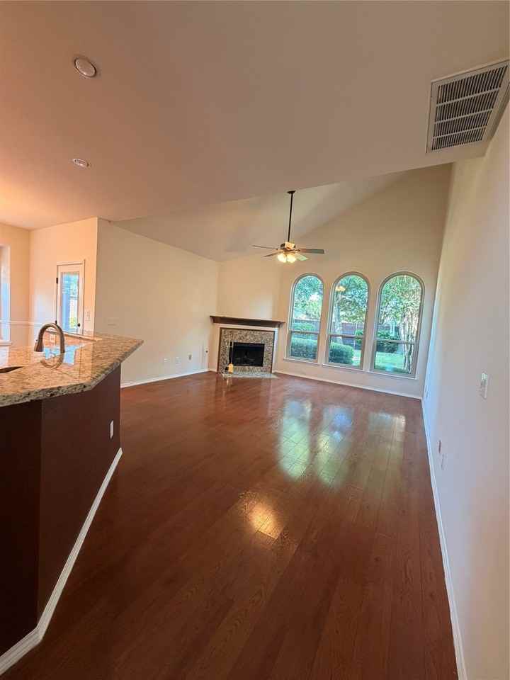 4300 Giovanni Dr - Photo 6 of 36