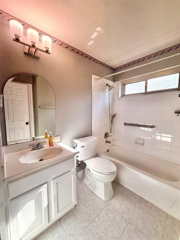 4300 Giovanni Dr - Photo 7 of 36