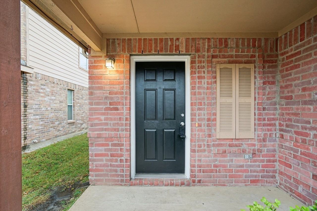 9120 Sun Haven Way - Photo 2 of 34