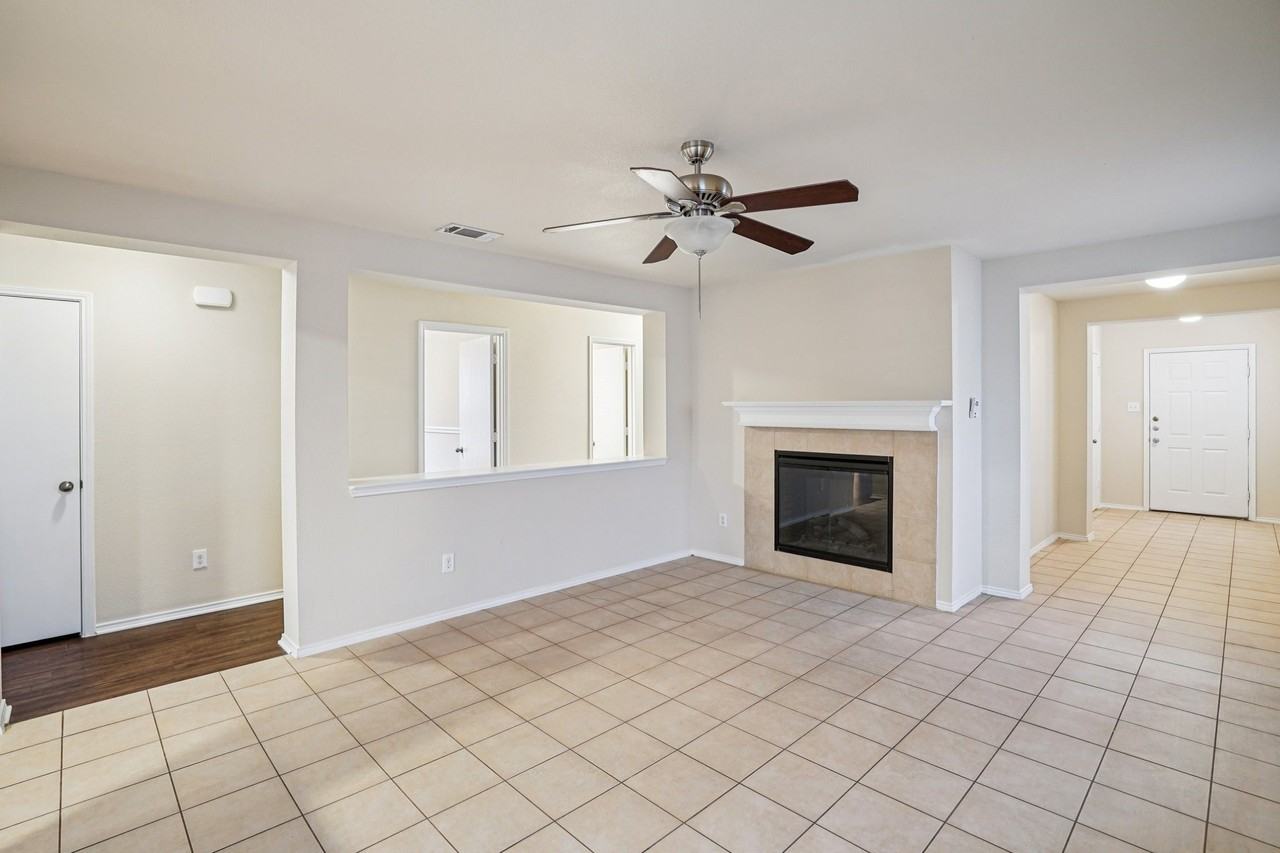 9120 Sun Haven Way - Photo 3 of 34