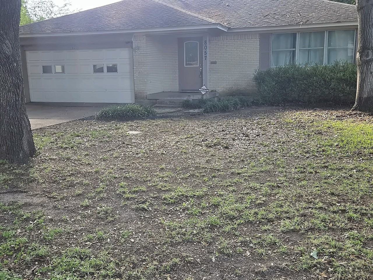 8057 Fall River Dr - Photo 6 of 10