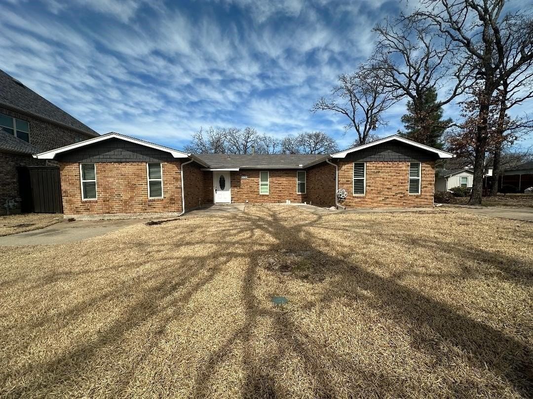 532 Oak Grove Ln - Photo 2 of 33